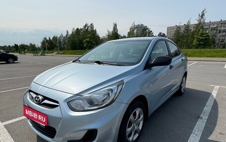 Hyundai Solaris II рестайлинг, 2012 год, 670 000 рублей, 5 фотография