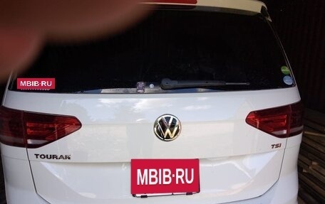 Volkswagen Touran III, 2017 год, 2 000 000 рублей, 5 фотография
