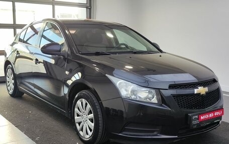 Chevrolet Cruze II, 2010 год, 699 000 рублей, 3 фотография