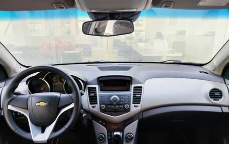 Chevrolet Cruze II, 2010 год, 699 000 рублей, 17 фотография