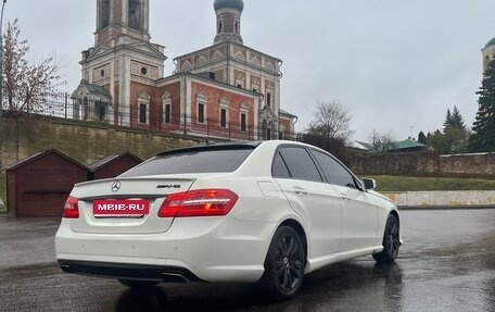 Mercedes-Benz E-Класс, 2011 год, 1 490 000 рублей, 4 фотография