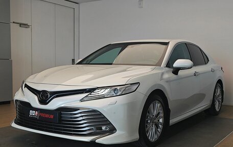 Toyota Camry, 2019 год, 2 990 000 рублей, 2 фотография
