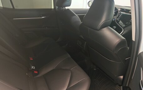 Toyota Camry, 2019 год, 2 990 000 рублей, 18 фотография
