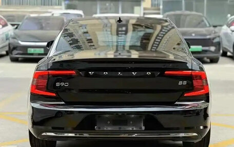 Volvo S90 II рестайлинг, 2021 год, 2 760 000 рублей, 4 фотография