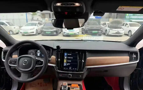 Volvo S90 II рестайлинг, 2021 год, 2 760 000 рублей, 10 фотография