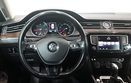 Volkswagen Passat B8 рестайлинг, 2017 год, 2 000 000 рублей, 17 фотография