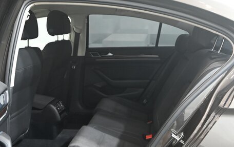Volkswagen Passat B8 рестайлинг, 2017 год, 2 000 000 рублей, 14 фотография
