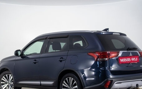 Mitsubishi Outlander III рестайлинг 3, 2019 год, 2 099 000 рублей, 5 фотография