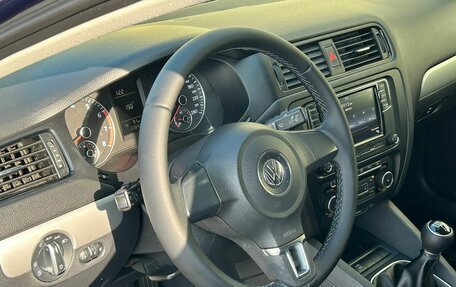 Volkswagen Jetta VI, 2011 год, 745 000 рублей, 11 фотография