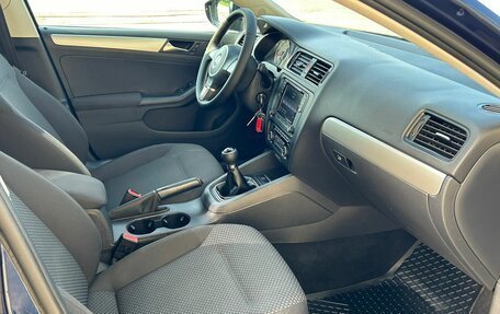 Volkswagen Jetta VI, 2011 год, 745 000 рублей, 22 фотография