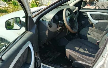 Renault Sandero I, 2012 год, 280 000 рублей, 8 фотография