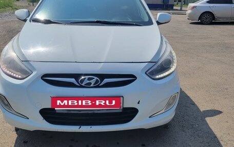 Hyundai Solaris II рестайлинг, 2013 год, 430 000 рублей, 2 фотография