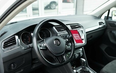 Volkswagen Tiguan II, 2017 год, 2 600 000 рублей, 11 фотография