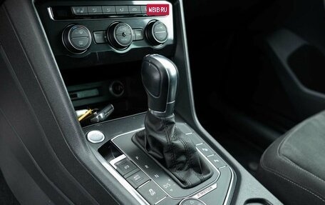 Volkswagen Tiguan II, 2017 год, 2 600 000 рублей, 16 фотография