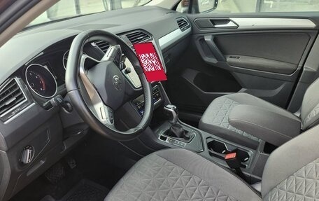 Volkswagen Tiguan II, 2021 год, 2 300 000 рублей, 6 фотография