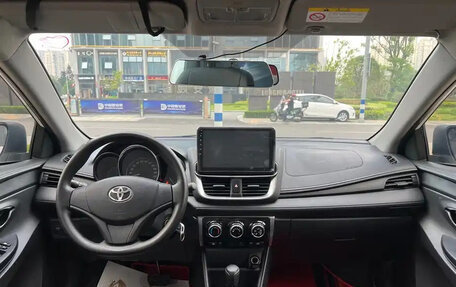 Toyota Yaris XP150 рестайлинг, 2021 год, 1 200 000 рублей, 11 фотография