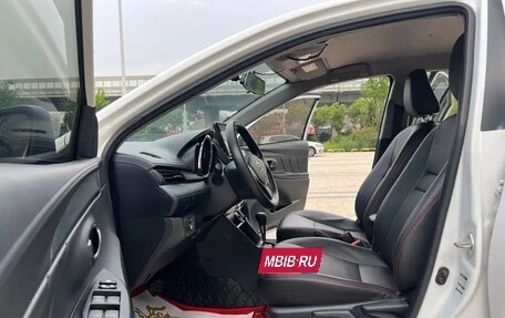Toyota Yaris XP150 рестайлинг, 2021 год, 1 200 000 рублей, 15 фотография