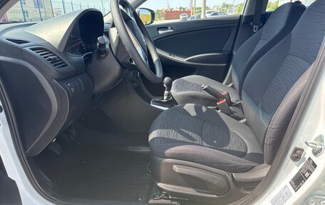 Hyundai Solaris II рестайлинг, 2015 год, 1 100 000 рублей, 12 фотография