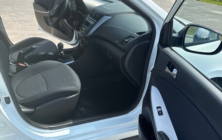 Hyundai Solaris II рестайлинг, 2015 год, 1 100 000 рублей, 16 фотография