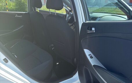 Hyundai Solaris II рестайлинг, 2015 год, 1 100 000 рублей, 14 фотография