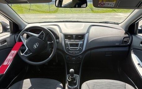 Hyundai Solaris II рестайлинг, 2015 год, 1 100 000 рублей, 19 фотография