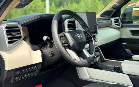 Toyota Sequoia, 2023 год, 24 000 000 рублей, 14 фотография