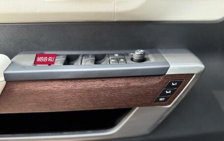 Toyota Sequoia, 2023 год, 24 000 000 рублей, 13 фотография