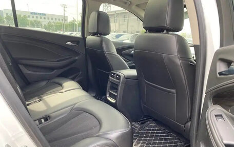 Buick Envision, 2021 год, 1 660 000 рублей, 13 фотография