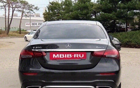 Mercedes-Benz E-Класс, 2021 год, 3 250 000 рублей, 4 фотография