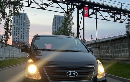 Hyundai Grand Starex Grand Starex I рестайлинг 2, 2016 год, 2 300 000 рублей, 10 фотография