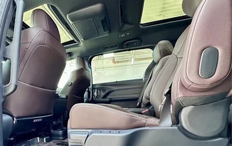 Toyota Sienna, 2022 год, 4 199 000 рублей, 12 фотография