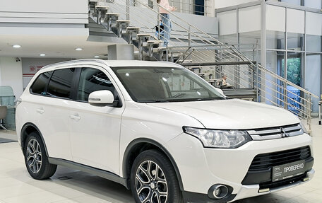 Mitsubishi Outlander III рестайлинг 3, 2014 год, 1 239 000 рублей, 3 фотография