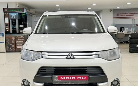 Mitsubishi Outlander III рестайлинг 3, 2014 год, 1 239 000 рублей, 2 фотография
