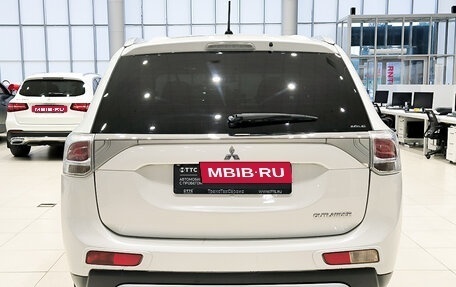 Mitsubishi Outlander III рестайлинг 3, 2014 год, 1 239 000 рублей, 6 фотография