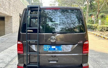 Volkswagen Caravelle T6 рестайлинг, 2017 год, 3 473 000 рублей, 4 фотография
