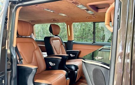Volkswagen Caravelle T6 рестайлинг, 2017 год, 3 473 000 рублей, 8 фотография