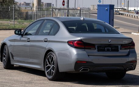 BMW 5 серия, 2023 год, 5 850 000 рублей, 2 фотография