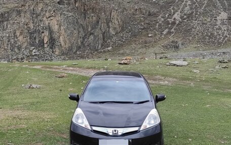 Honda Fit Shuttle I рестайлинг, 2012 год, 1 125 000 рублей, 1 фотография