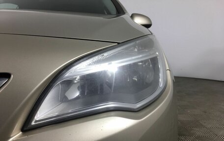 Opel Astra J, 2011 год, 660 000 рублей, 11 фотография