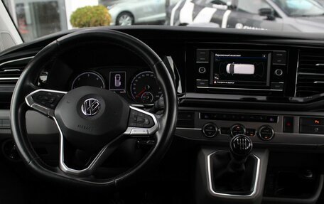 Volkswagen Caravelle T6 рестайлинг, 2020 год, 3 990 000 рублей, 9 фотография