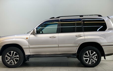 Toyota Land Cruiser 100 рестайлинг 2, 2004 год, 2 000 000 рублей, 9 фотография
