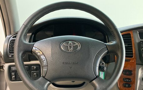 Toyota Land Cruiser 100 рестайлинг 2, 2004 год, 2 000 000 рублей, 11 фотография