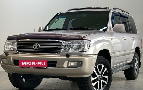 Toyota Land Cruiser 100 рестайлинг 2, 2004 год, 2 000 000 рублей, 2 фотография