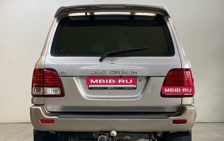 Toyota Land Cruiser 100 рестайлинг 2, 2004 год, 2 000 000 рублей, 7 фотография