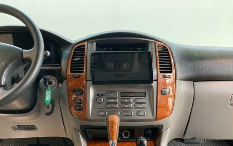 Toyota Land Cruiser 100 рестайлинг 2, 2004 год, 2 000 000 рублей, 12 фотография