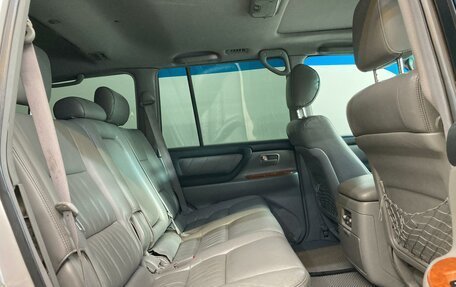 Toyota Land Cruiser 100 рестайлинг 2, 2004 год, 2 000 000 рублей, 17 фотография
