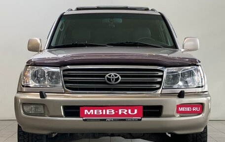 Toyota Land Cruiser 100 рестайлинг 2, 2004 год, 2 000 000 рублей, 3 фотография