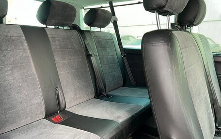 Volkswagen Caravelle T5, 2010 год, 1 650 000 рублей, 8 фотография