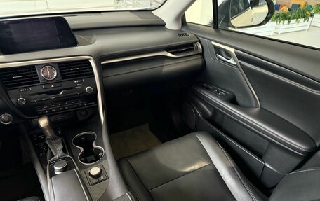 Lexus RX IV рестайлинг, 2018 год, 4 050 000 рублей, 20 фотография