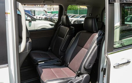Toyota Esquire I, 2014 год, 2 300 000 рублей, 7 фотография